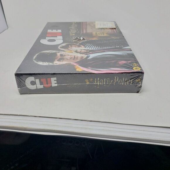 Clue Mystery Game Harry Potter Moving Hogwarts Gameboard  Hasbro New Sealed READ - Picture 10 of 12